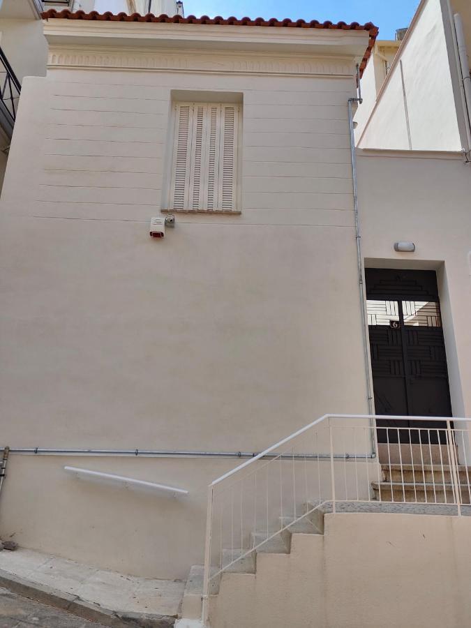 Litseli Atenas Exterior foto