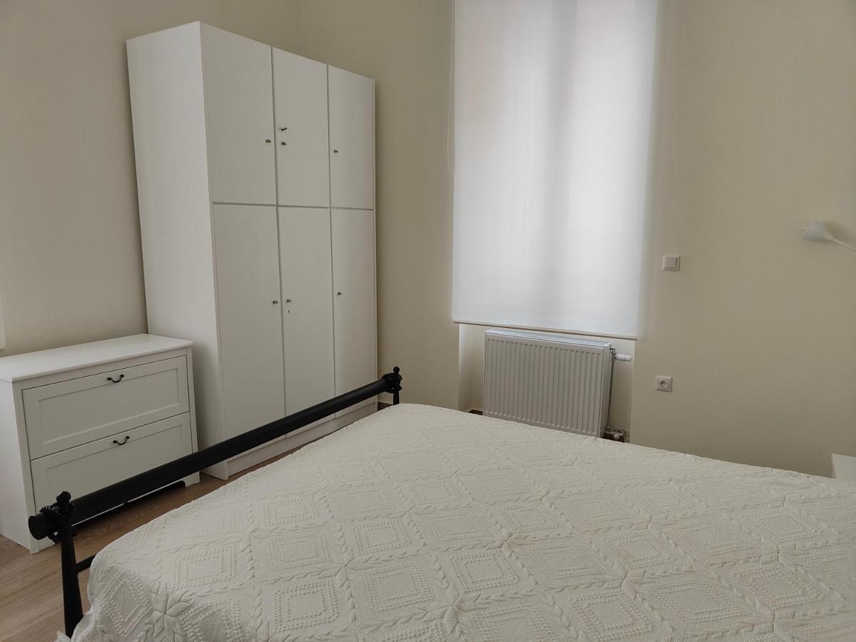 Litseli Atenas Exterior foto